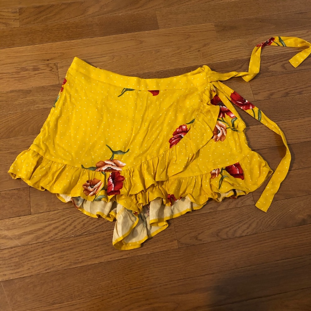 Yellow skort